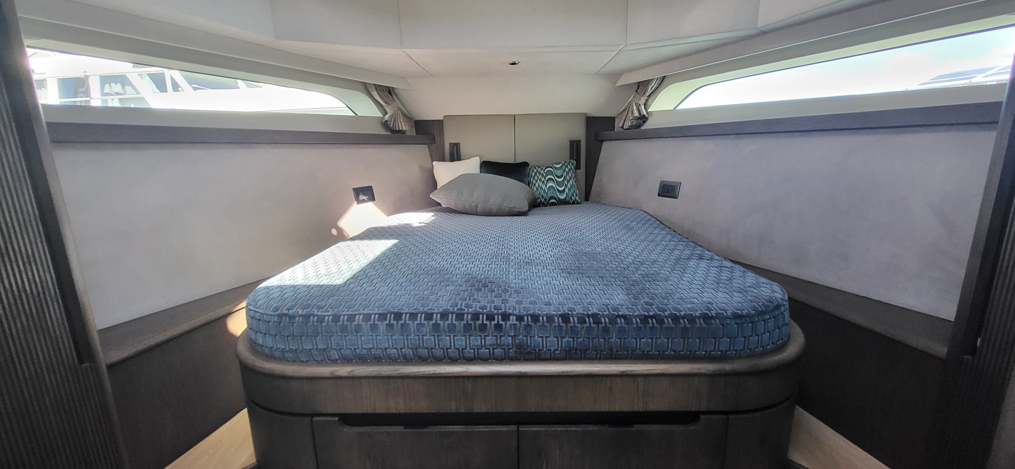 Gastenhut in de punt van de Steeler Enigma 50 met tweepersoonsbed